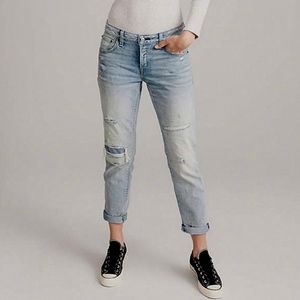 Low-rise slim boyfriend jeans